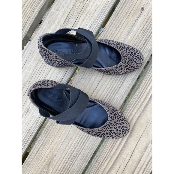 The FLEXX Get Back Cross-Cross Stretch Straps Suede Wedge Shoes Leopard Size 6.5 - Picture 2 of 7